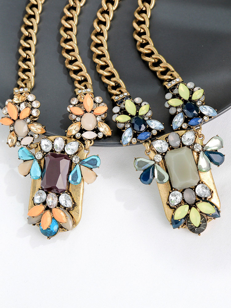 Collier en pierres précieuses  - Ethnic Fashion Magazine avis et prix